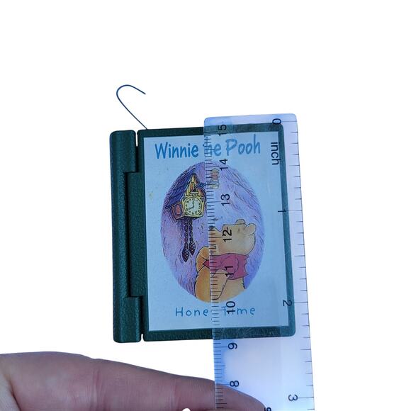 Vintage Winnie the Pooh Book Ornament “Honey Time” Clock Scene Hallmark Style - Picture 2 of 10